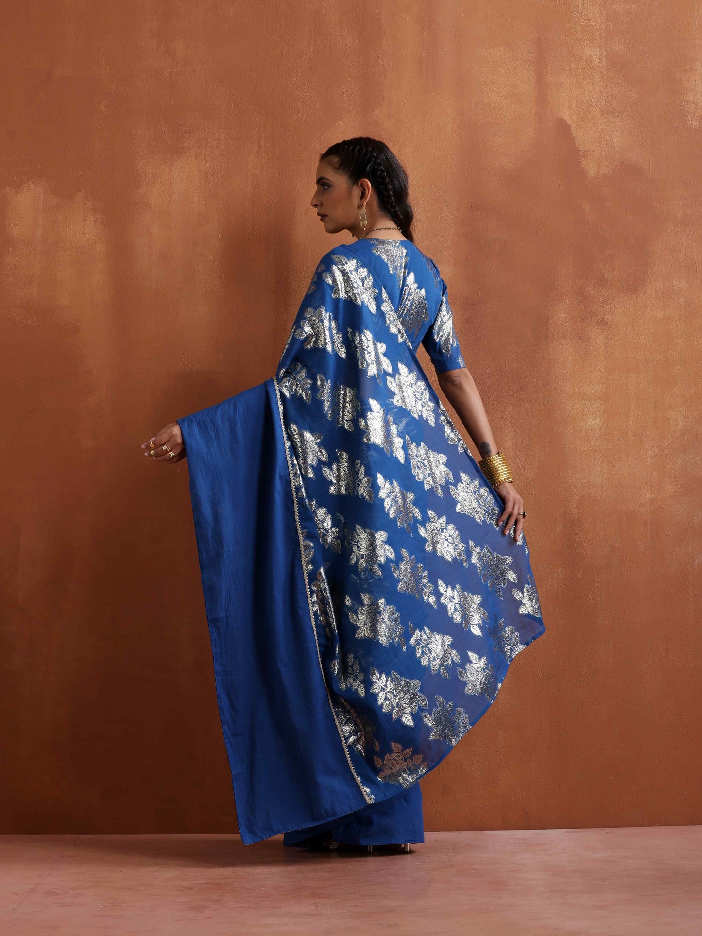 trueBrowns Blue Metallic Ready To Wear Saree | Swadesiicart