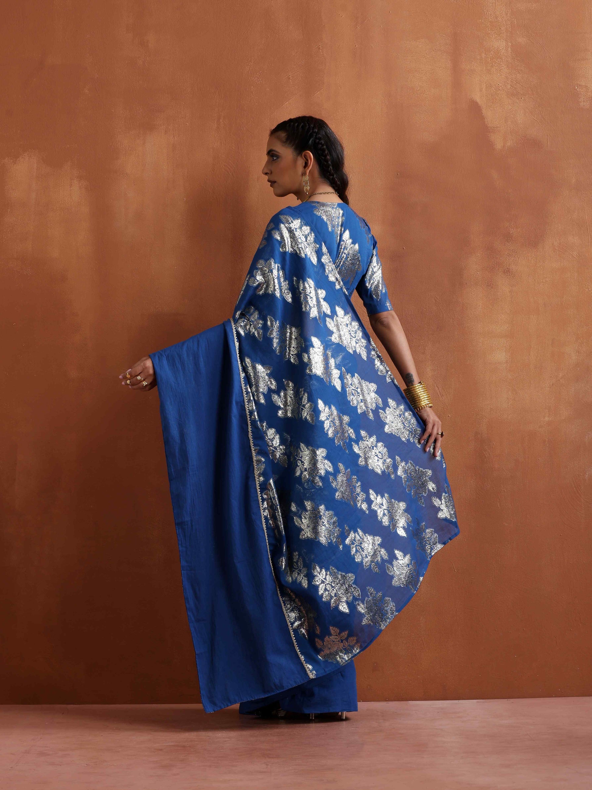 trueBrowns Blue Metallic Ready To Wear Saree | Swadesiicart
