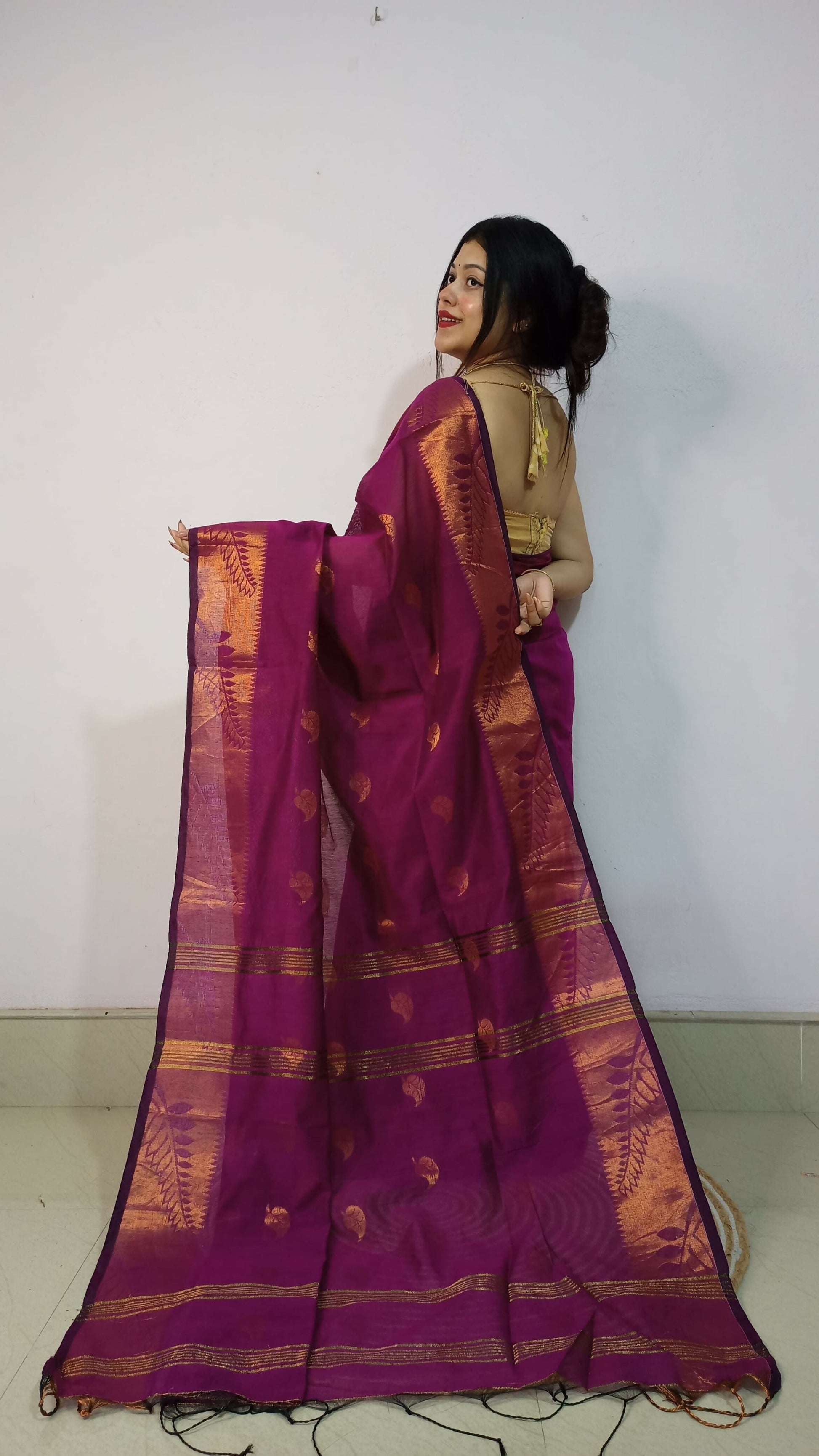 Exclusive Collection Beautiful Magenta Cotton Silk Woven Handloom Saree With Running Blouse Piece - Swadesiicart