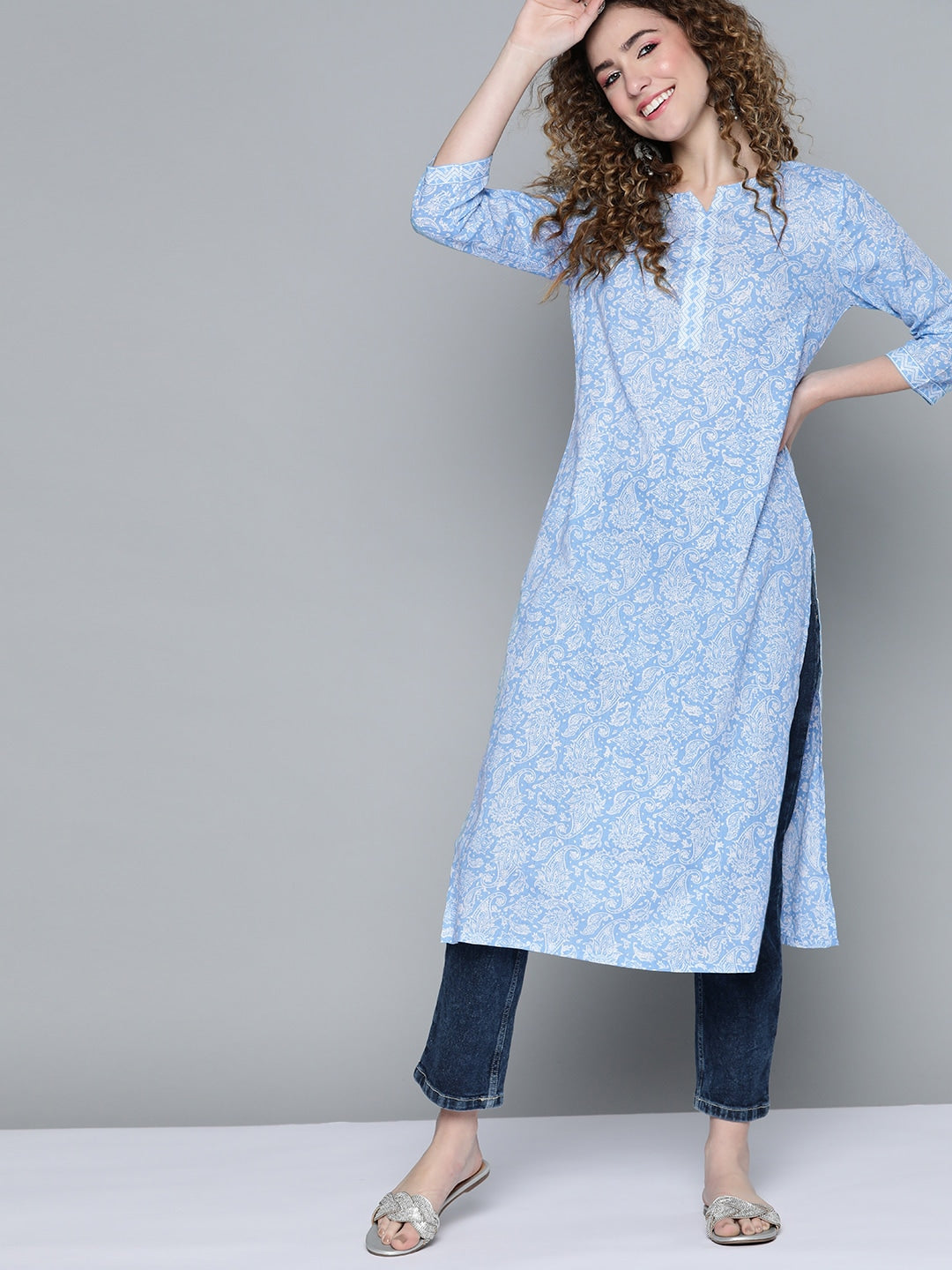 HERE&NOW Women Blue & White Paisley Printed Cotton Kurta - Swadesiicart