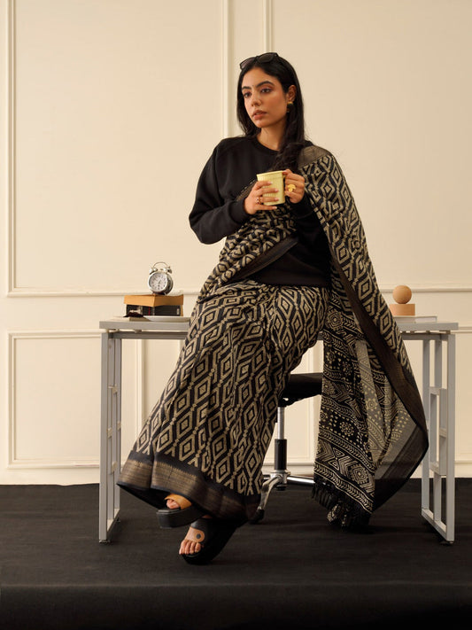 Tikhi Imli Black & Gold Geometric Printed Ready To Wear Saree | Swadesiicart