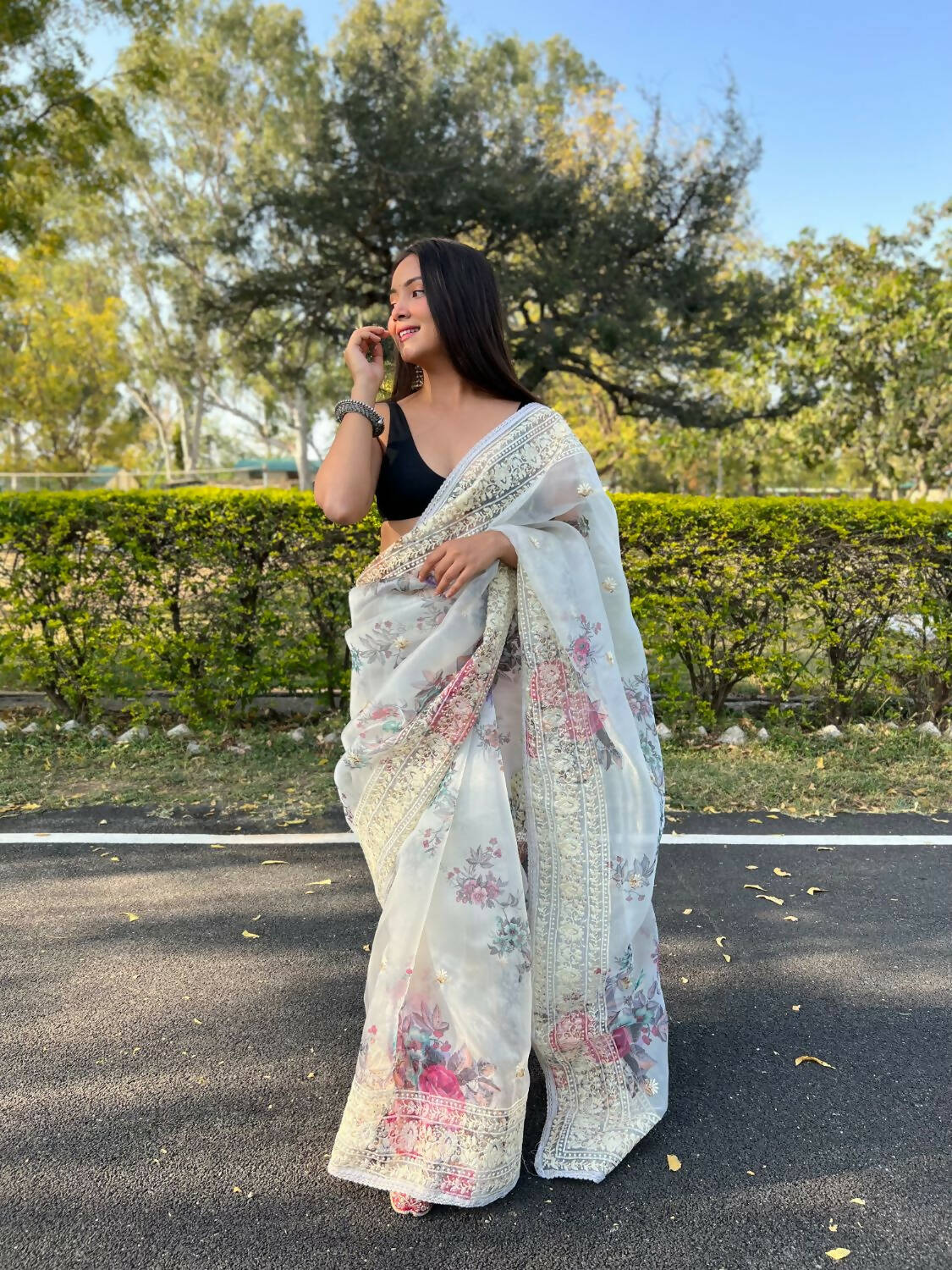 Vamsee White Organza Saree - Swadesiicart