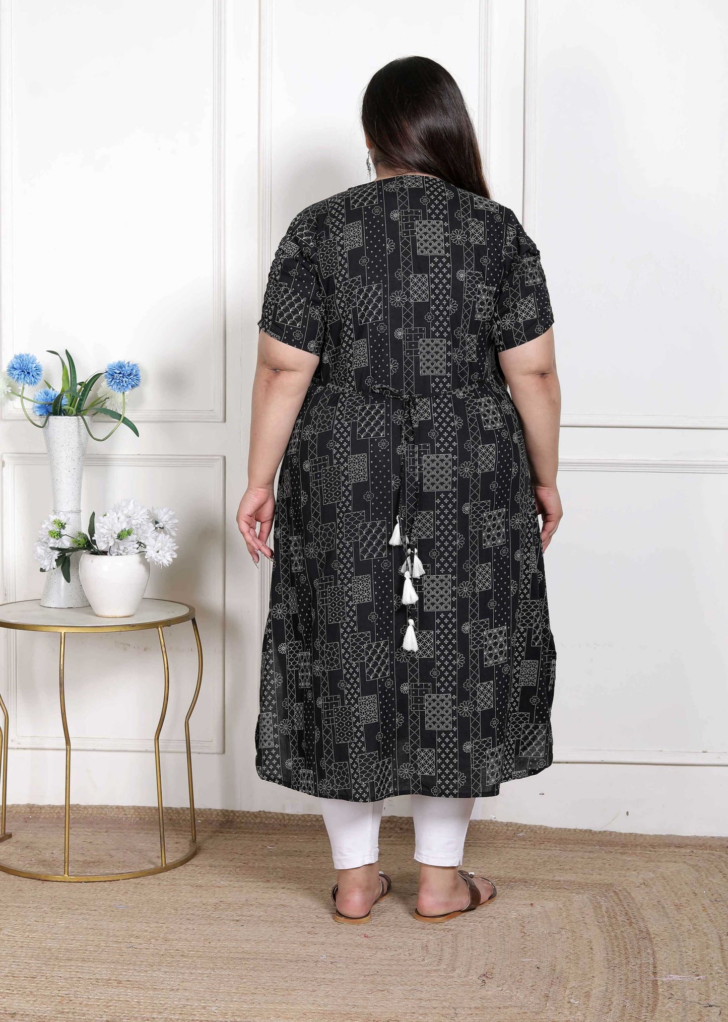Miravan Women's Plus Size Pure Cotton Black Floral Printed Front Button A-Line Kurta - Swadesiicart