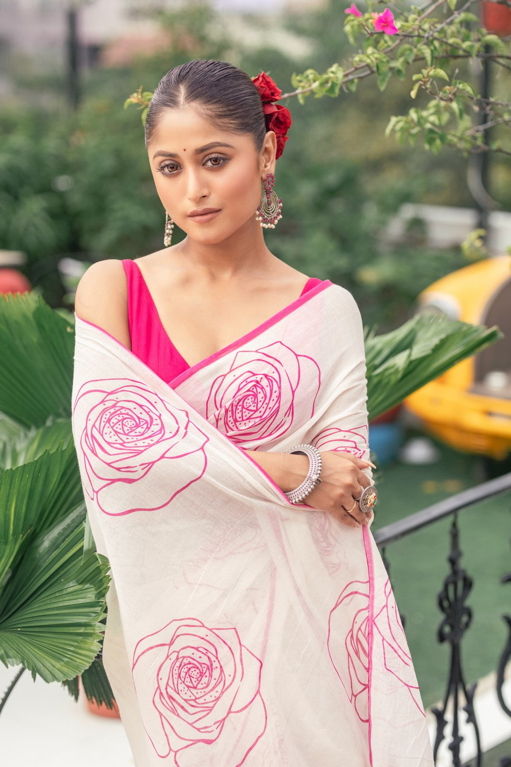 Very Much Indian Mastaani - Pure Mul Cotton Handloom Saree with Beautiful Rose Prints - Pink | Swadesiicart