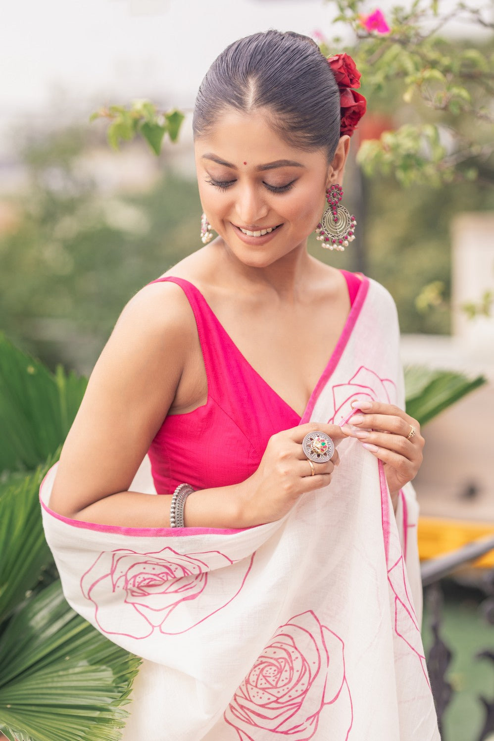 Very Much Indian Mastaani - Pure Mul Cotton Handloom Saree with Beautiful Rose Prints - Pink | Swadesiicart