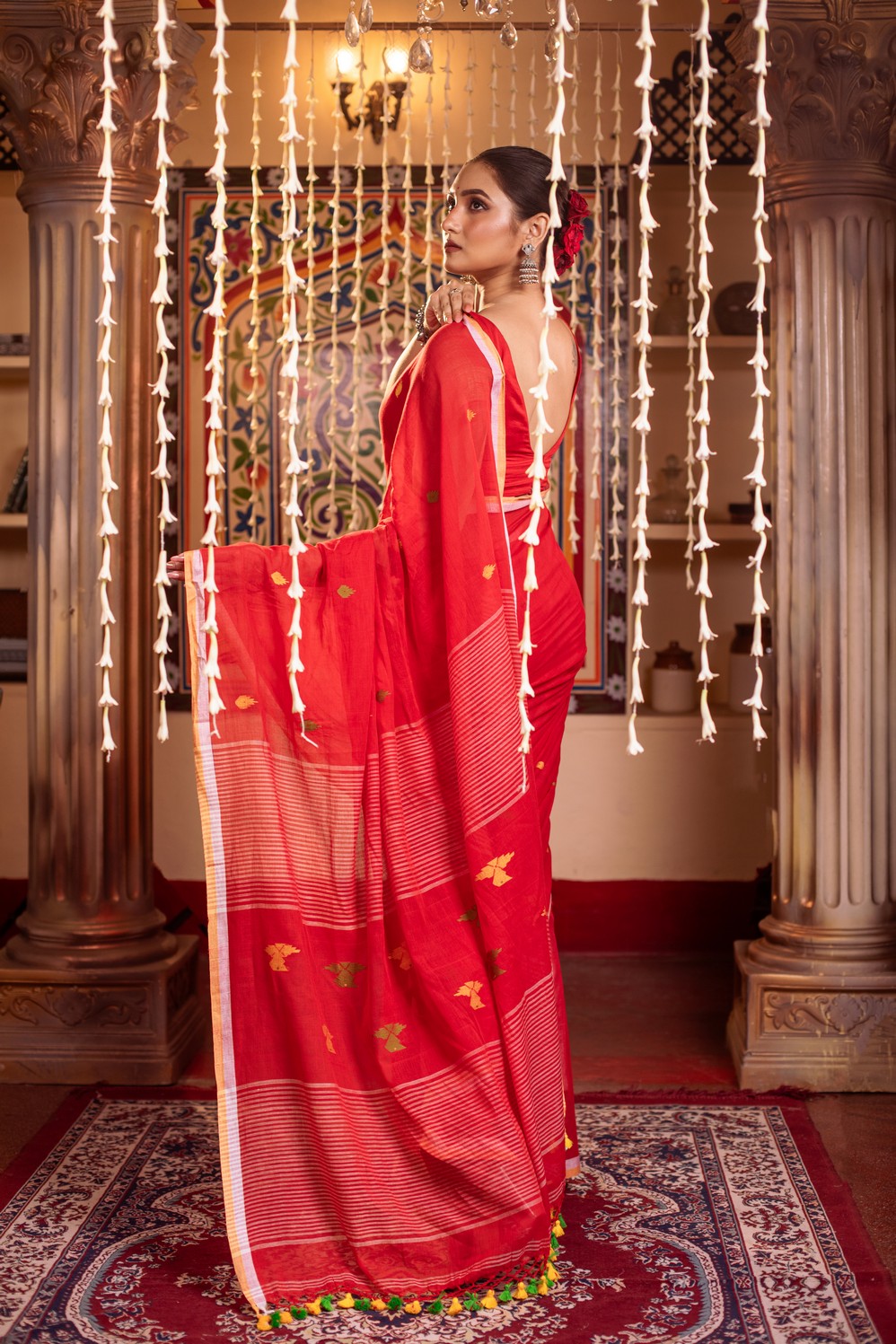 Very Much Indian Mastaani - Pure Mul Jamdhani Cotton Handloom Saree with Beautiful Diamond Weaves - Red | Swadesiicart
