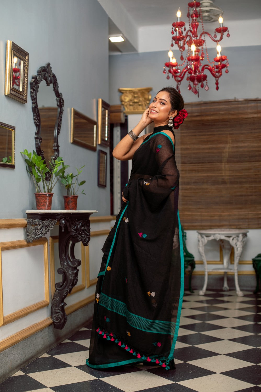 Very Much Indian Mastaani - Pure Mul Cotton Handloom Saree with Beautiful Floral Weaves - Black | Swadesiicart