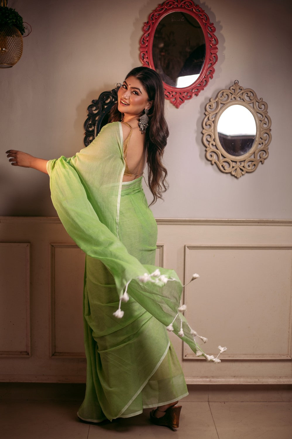 Very Much Indian Mastaani - Pure Mul Cotton Handloom Saree - Sage Green | Swadesiicart