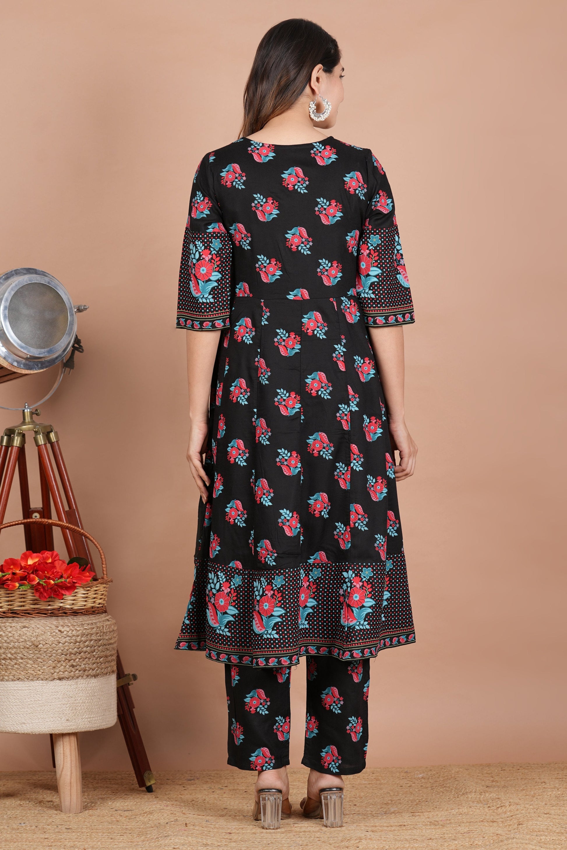 House of RP Women's Black Floral Cotton Kurta, Pant Set | Swadesiicart
