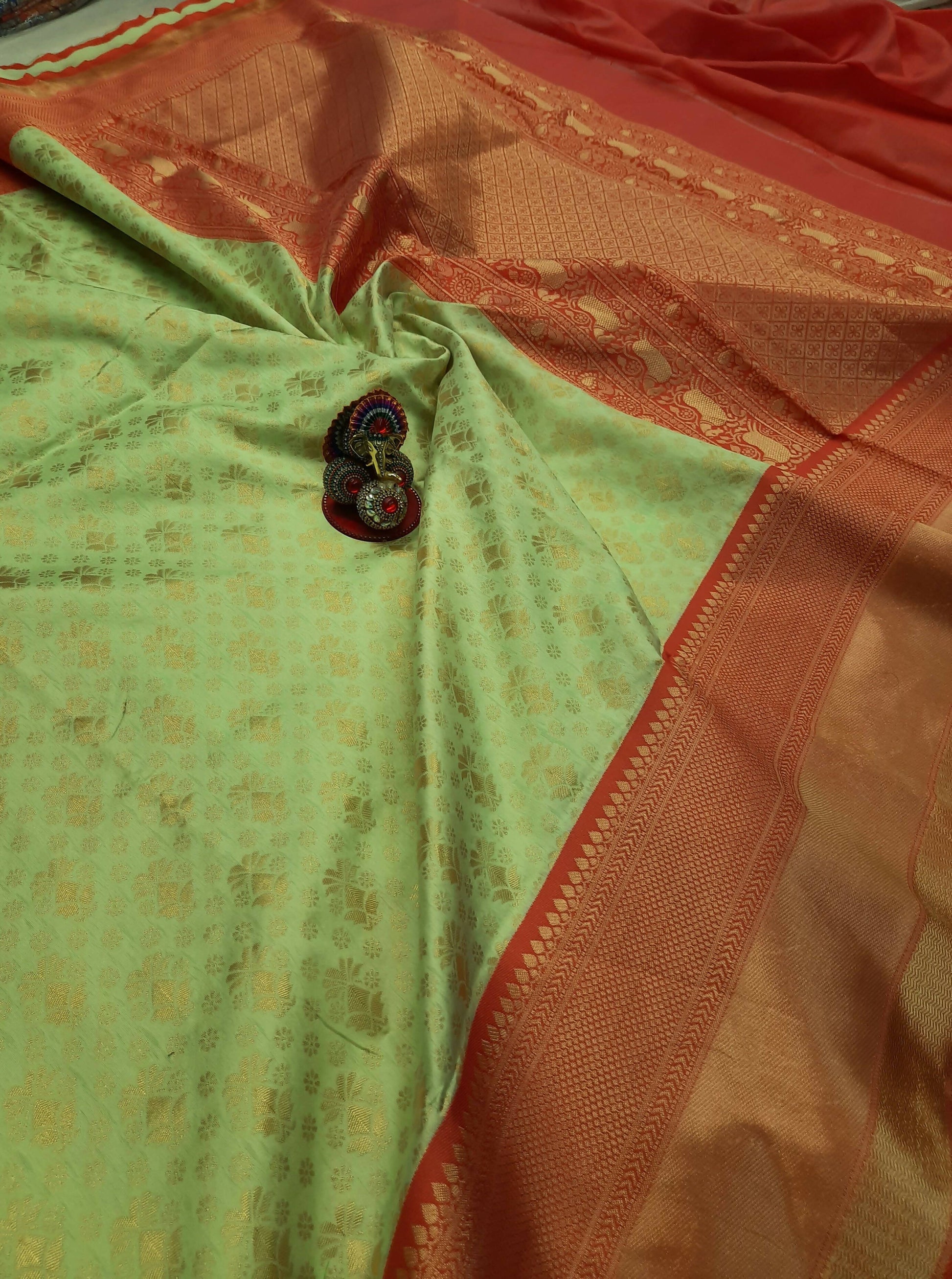 DEIANA'S Beautiful Designer Golden zari Soft Lichi Silk Saree - Pista - Swadesiicart