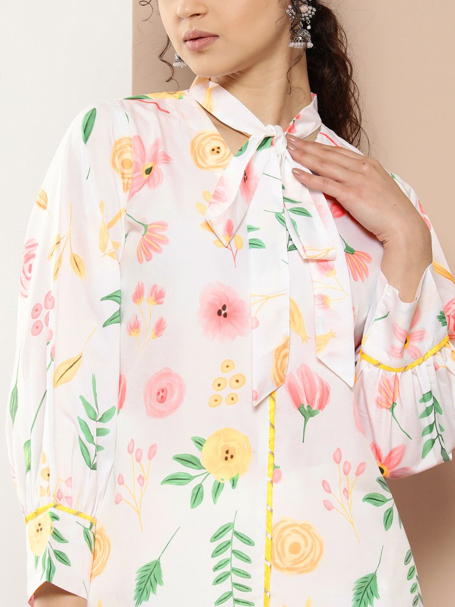 Ahalyaa Women White & Pink Floral Printed Floral Crepe Kurta | Swadesiicart
