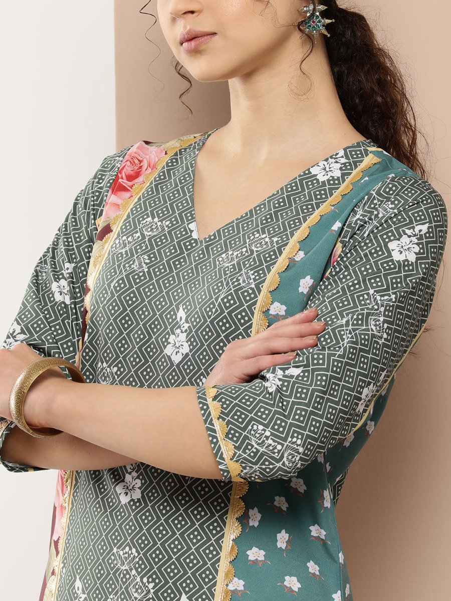 Ahalyaa Women Green & Pink Floral Printed Gotta Patti Floral Crepe Kurta | Swadesiicart