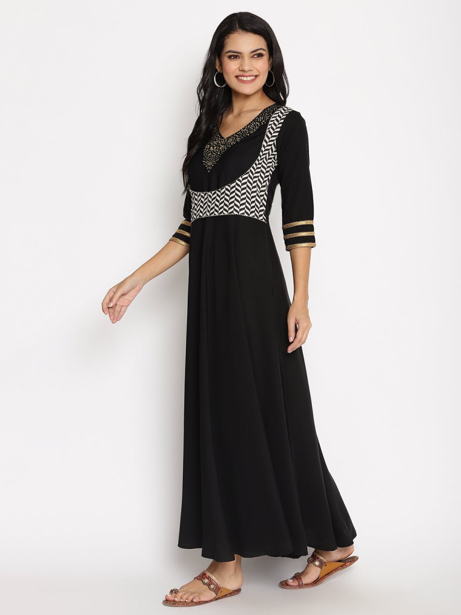 Ahalyaa Womens Black Colored Digital Print Plain Zari Kurta Set | Swadesiicart