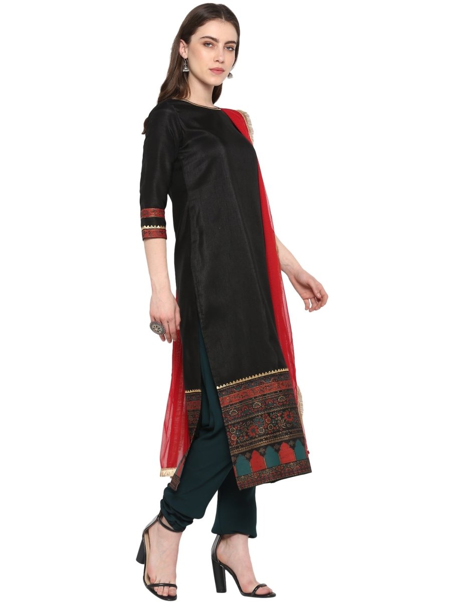 Ahalyaa Women Black & Red Kurta Set | Swadesiicart