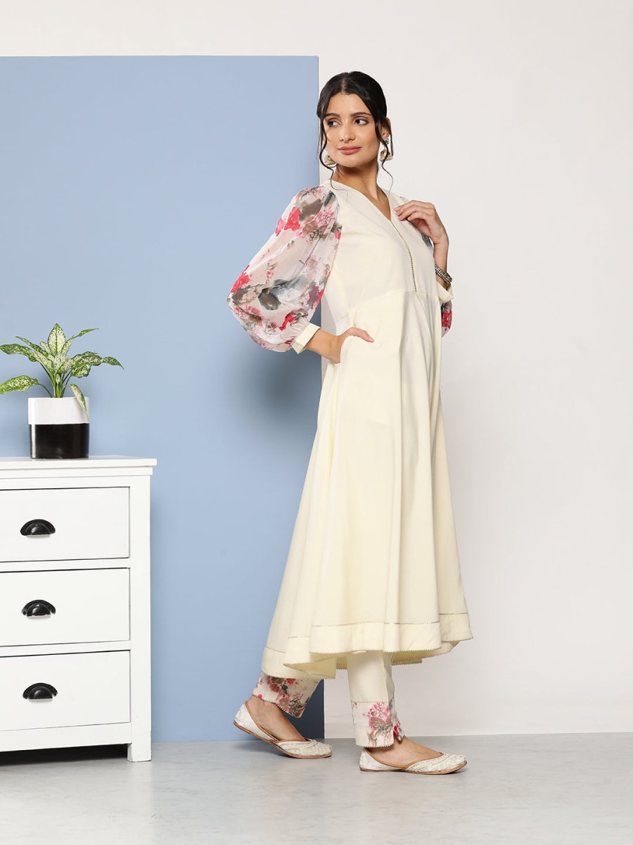 Ahalyaa Women Off White Floral Empire Gotta Patti Kurta with Trousers & With Dupatta | Swadesiicart