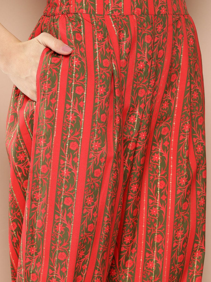 Ahalyaa Women Floral Printed Pleated Gotta Patti Kurta with Trousers | Swadesiicart