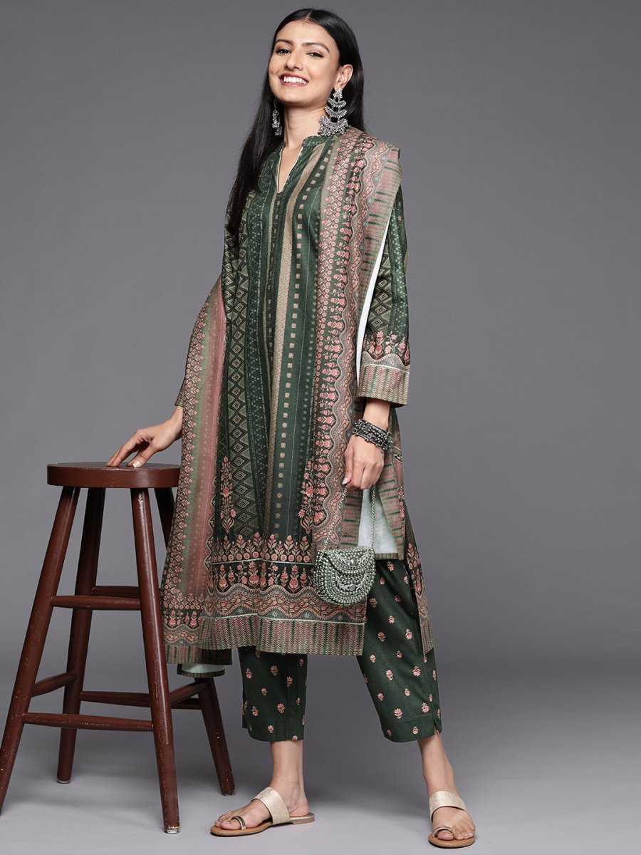 Ahalyaa Women Green Printed Gotta Patti Velvet Kurta with Trousers & With Dupatta | Swadesiicart
