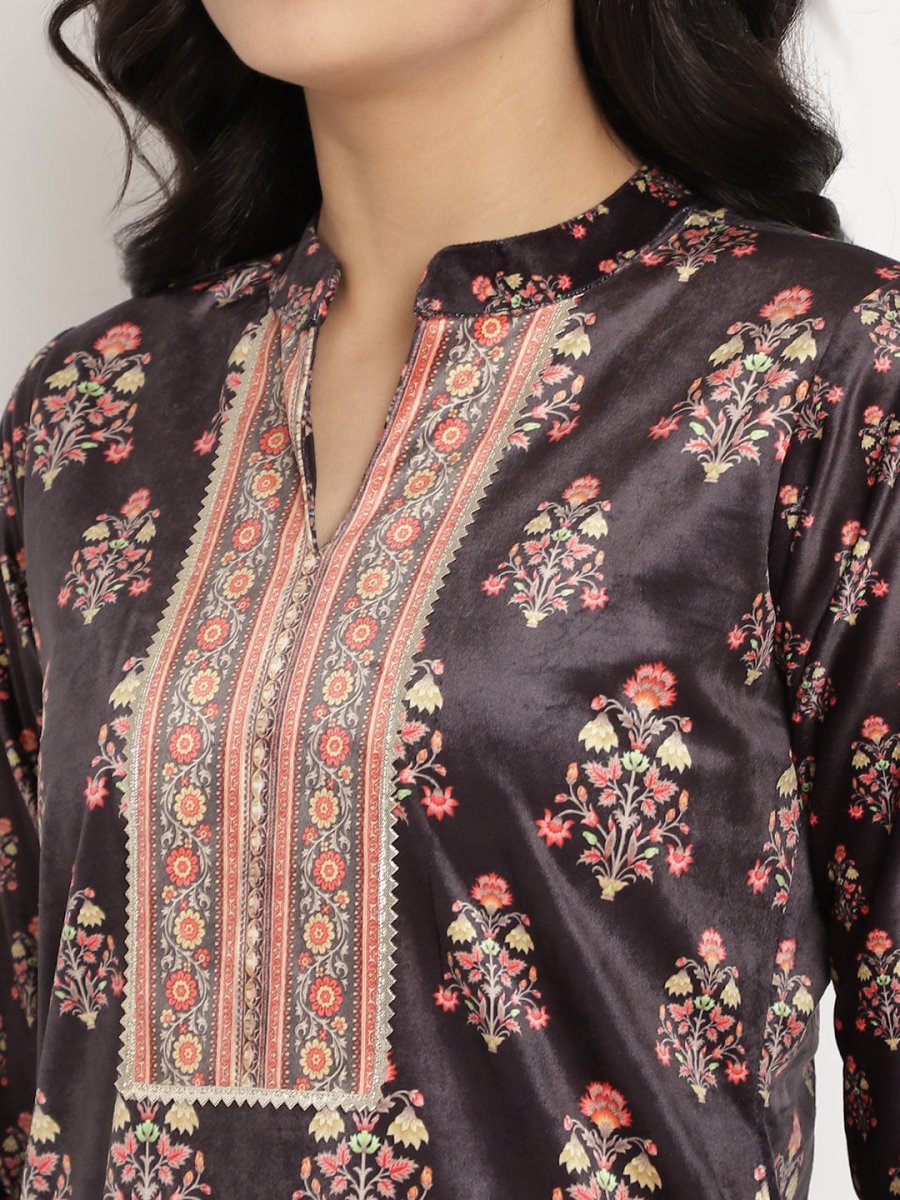 Ahalyaa Women's Black Color Digital Print Velvet Kurta | Swadesiicart