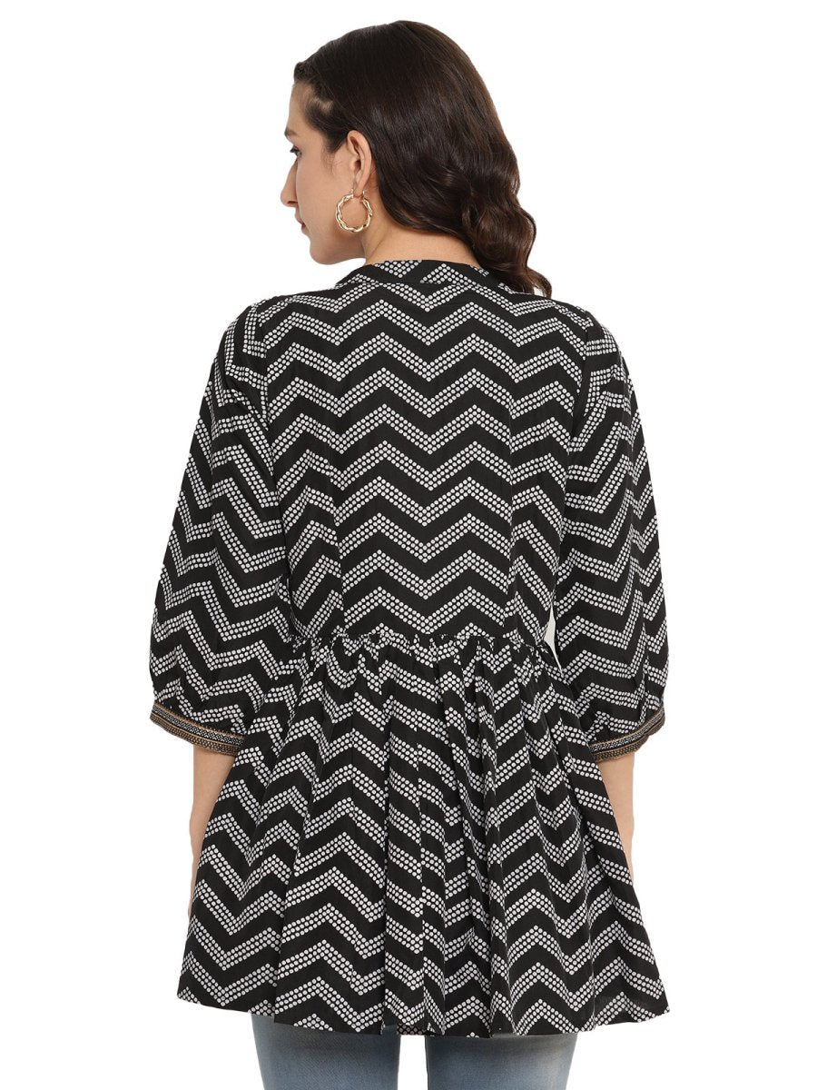 Ahalyaa Stripes Printed Black Tunic | Swadesiicart