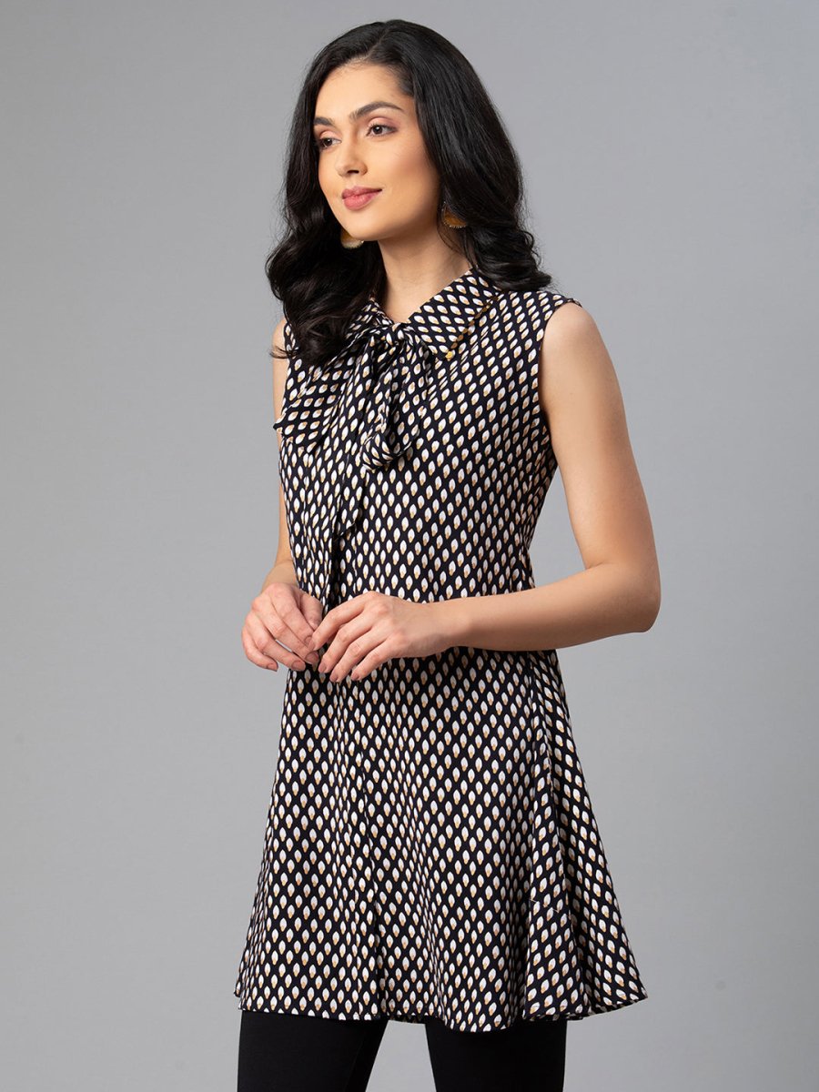 Ahalyaa Black & White Shirt Collar Printed Tunic | Swadesiicart