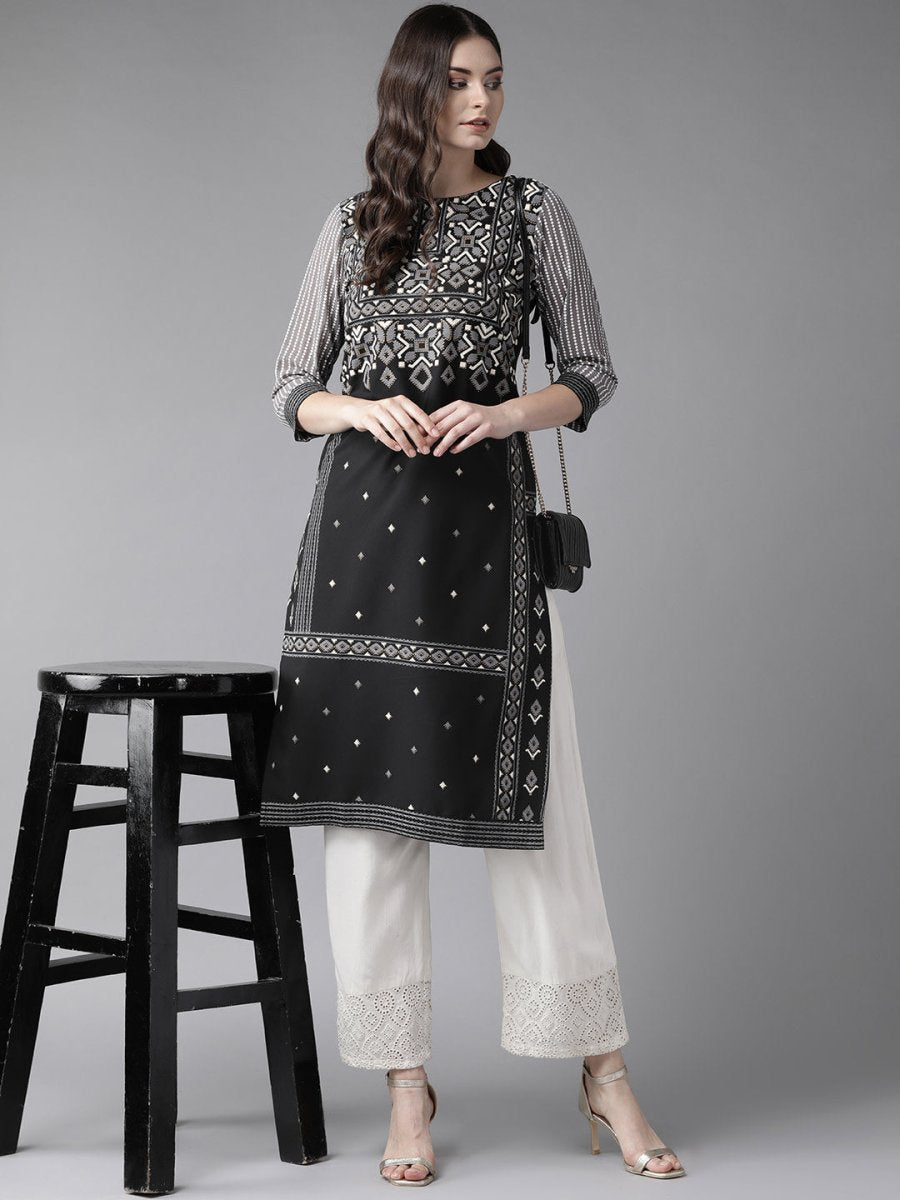 Ahalyaa Women's Black Straight Kurta | Swadesiicart