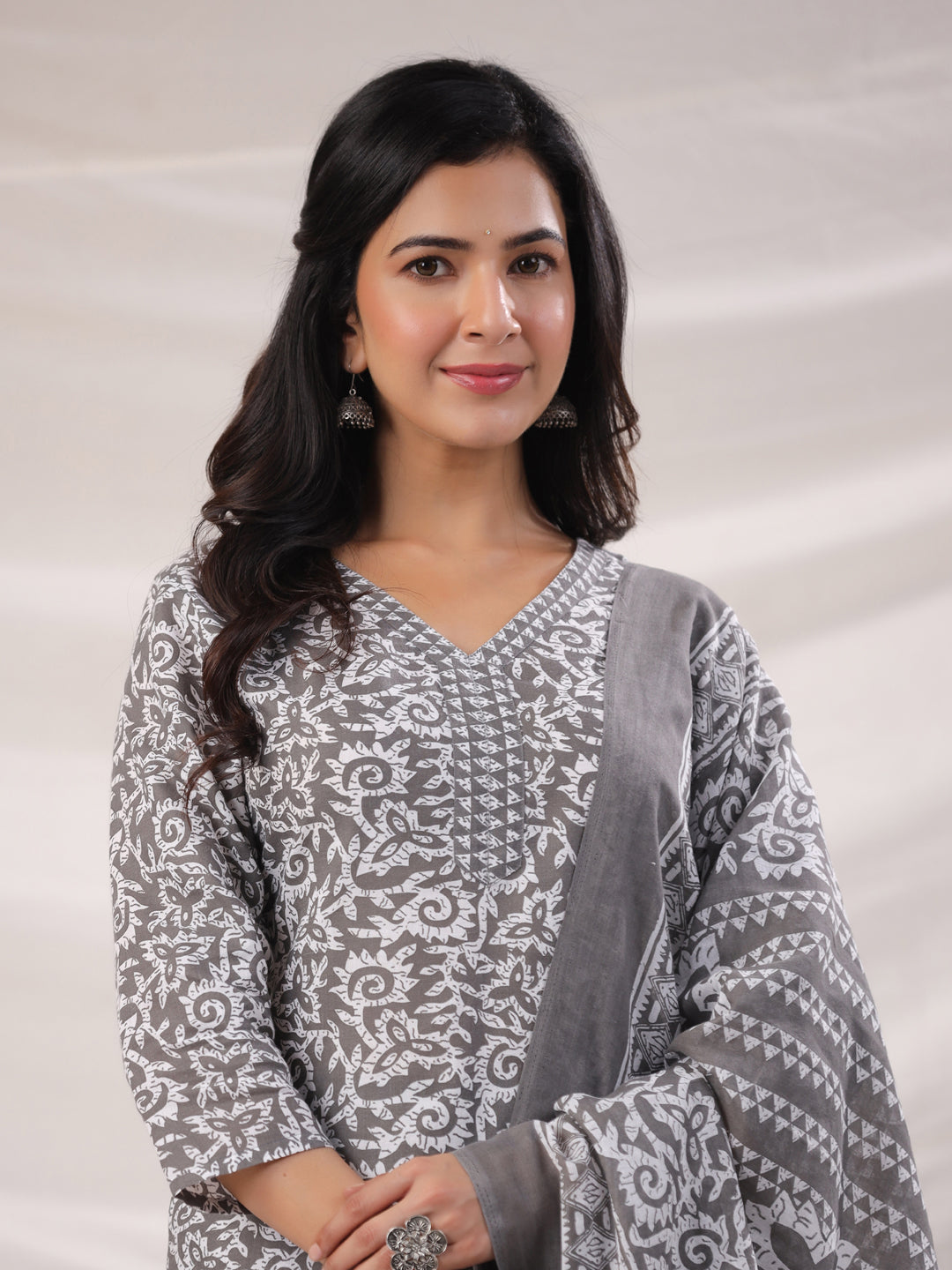 Janasya Regular Poly Cotton Grey Ethnic Motifs V-Neck Kurta,Bottom & Dupatta | Swadesiicart