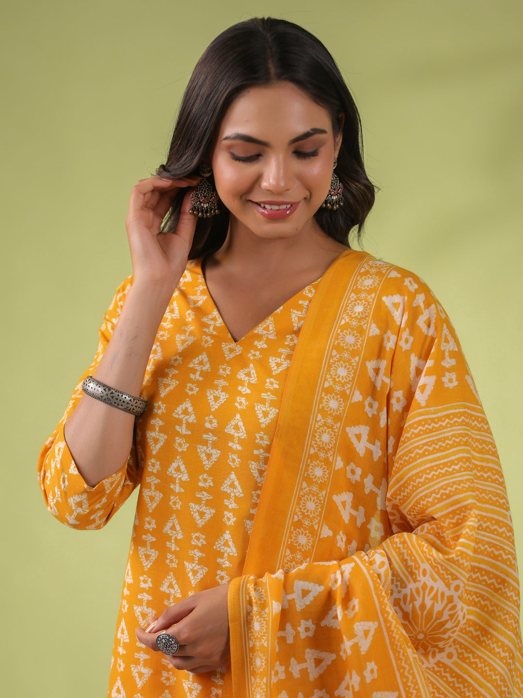 Janasya Regular Poly Cotton Mustard Gemometric V-Neck Kurta Set - Swadesiicart