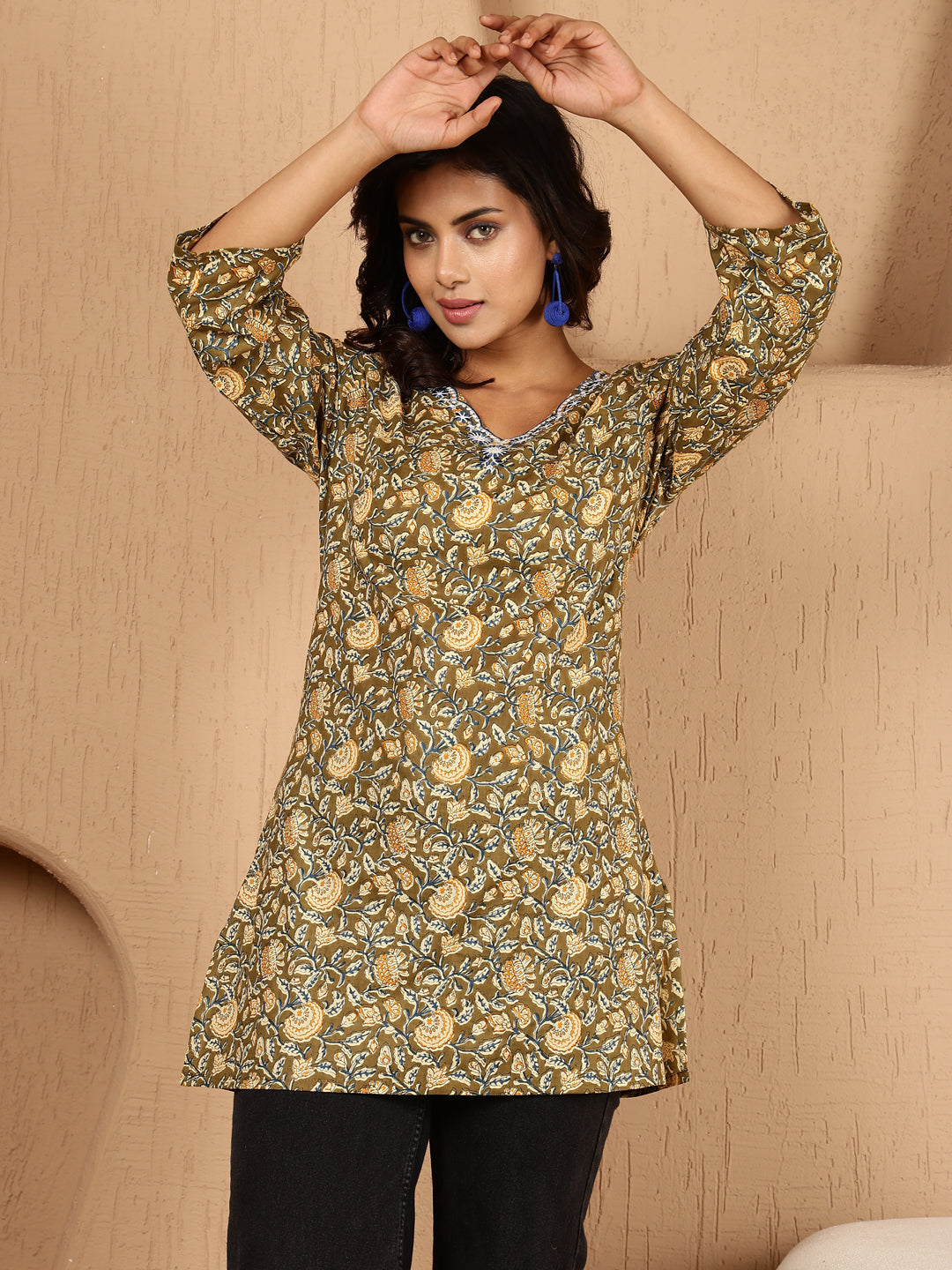 Antaran Green Pure Cotton Embroidered Tunic - Swadesiicart