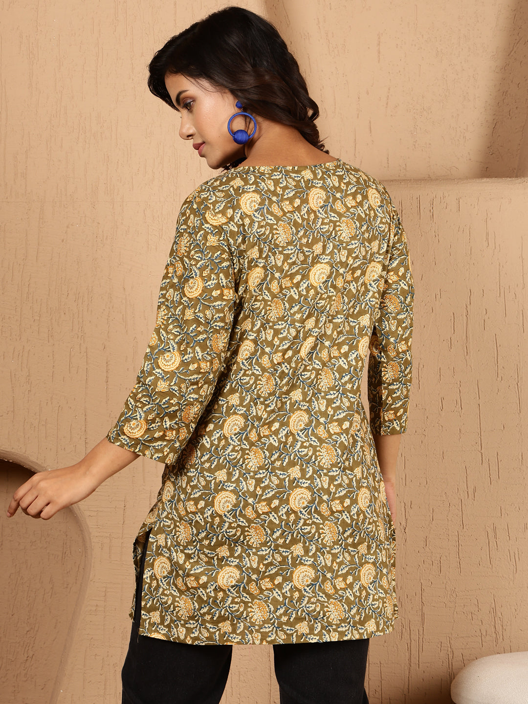 Antaran Green Pure Cotton Embroidered Tunic - Swadesiicart
