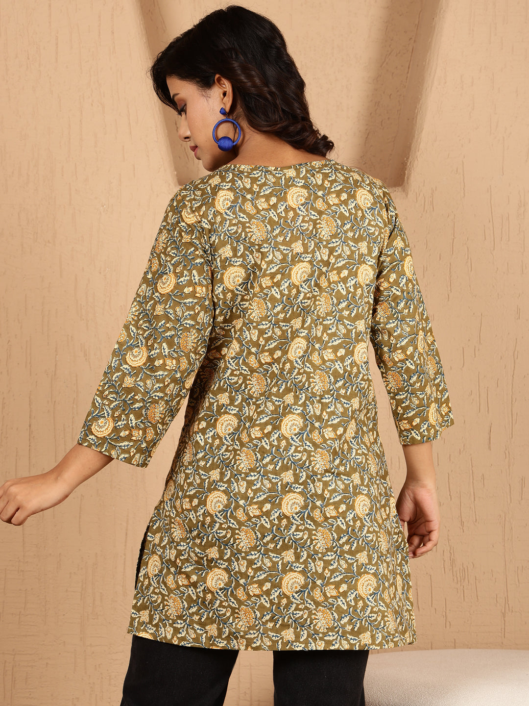 Antaran Green Pure Cotton Embroidered Tunic - Swadesiicart