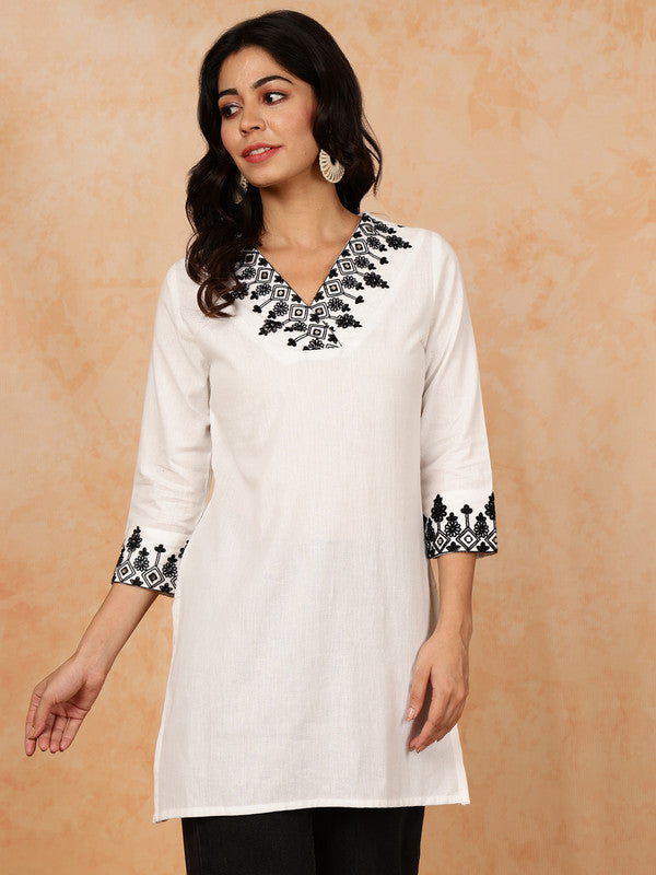 Antaran White Pure Cotton Embroidered Tunic - Swadesiicart