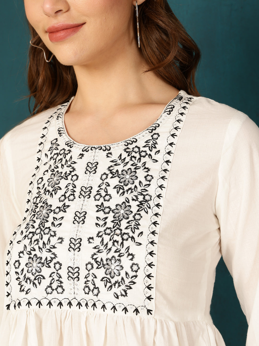 Antaran White Pure Cotton Embellished Tunic - Swadesiicart