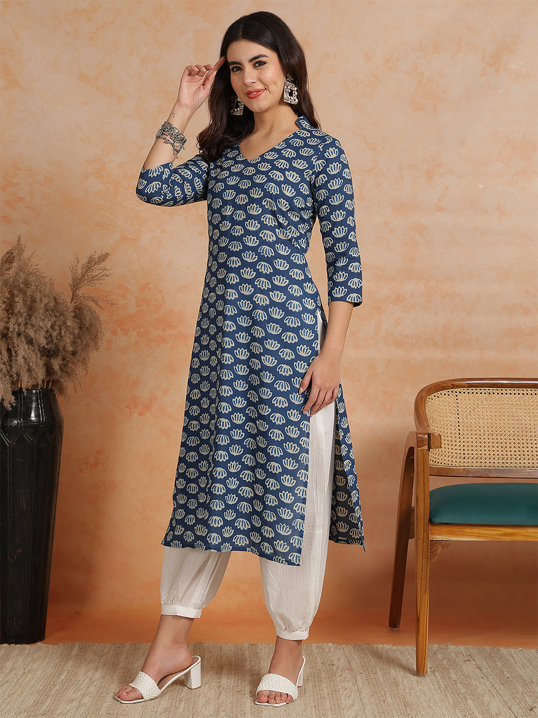 Antaran Blue Pure Cotton Printed Kurta With V Neck - Swadesiicart