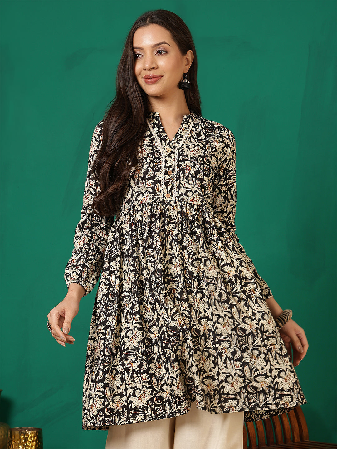 Antaran Black Pure Cotton Printed Tunic - Swadesiicart