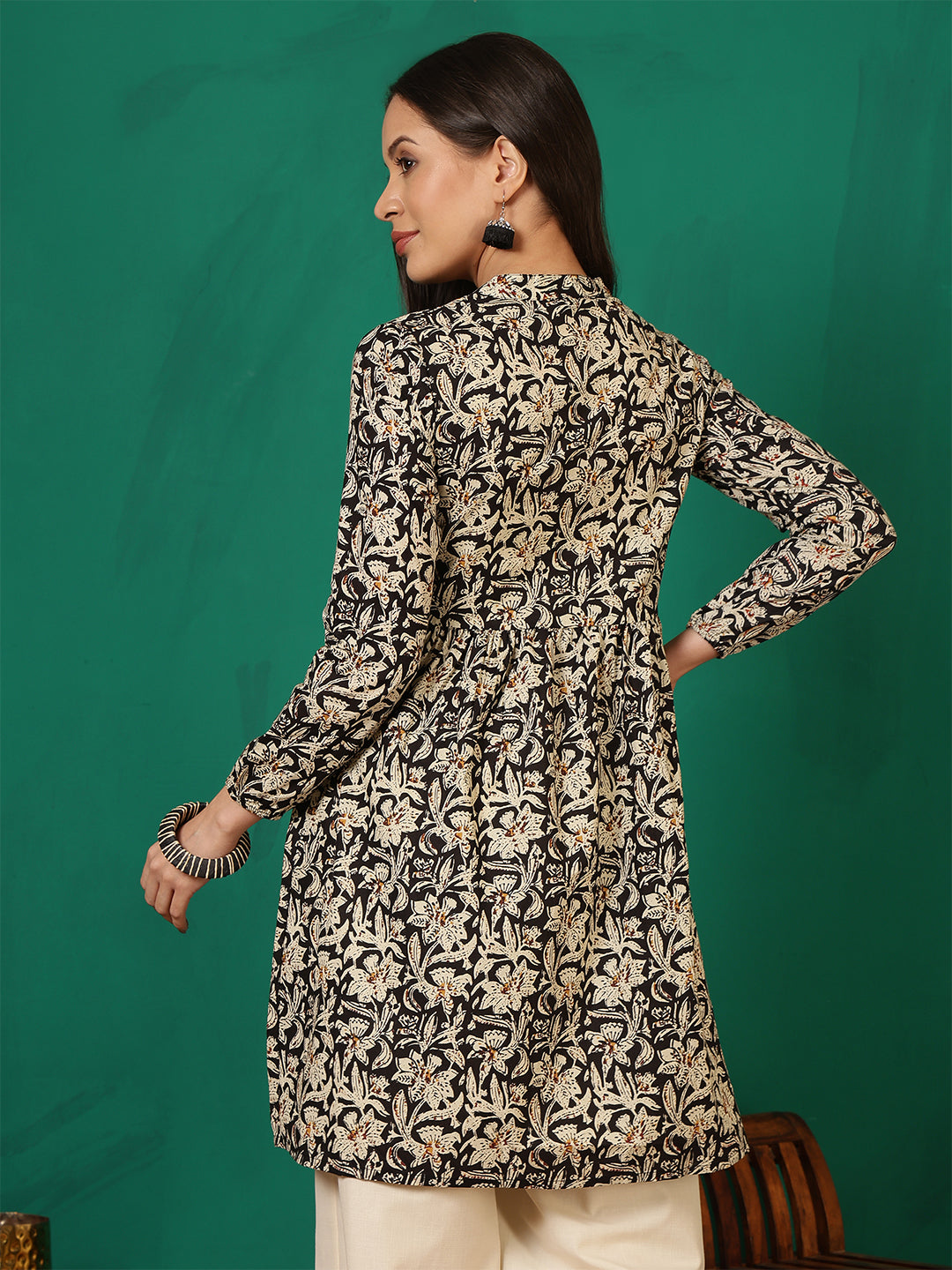 Antaran Black Pure Cotton Printed Tunic - Swadesiicart