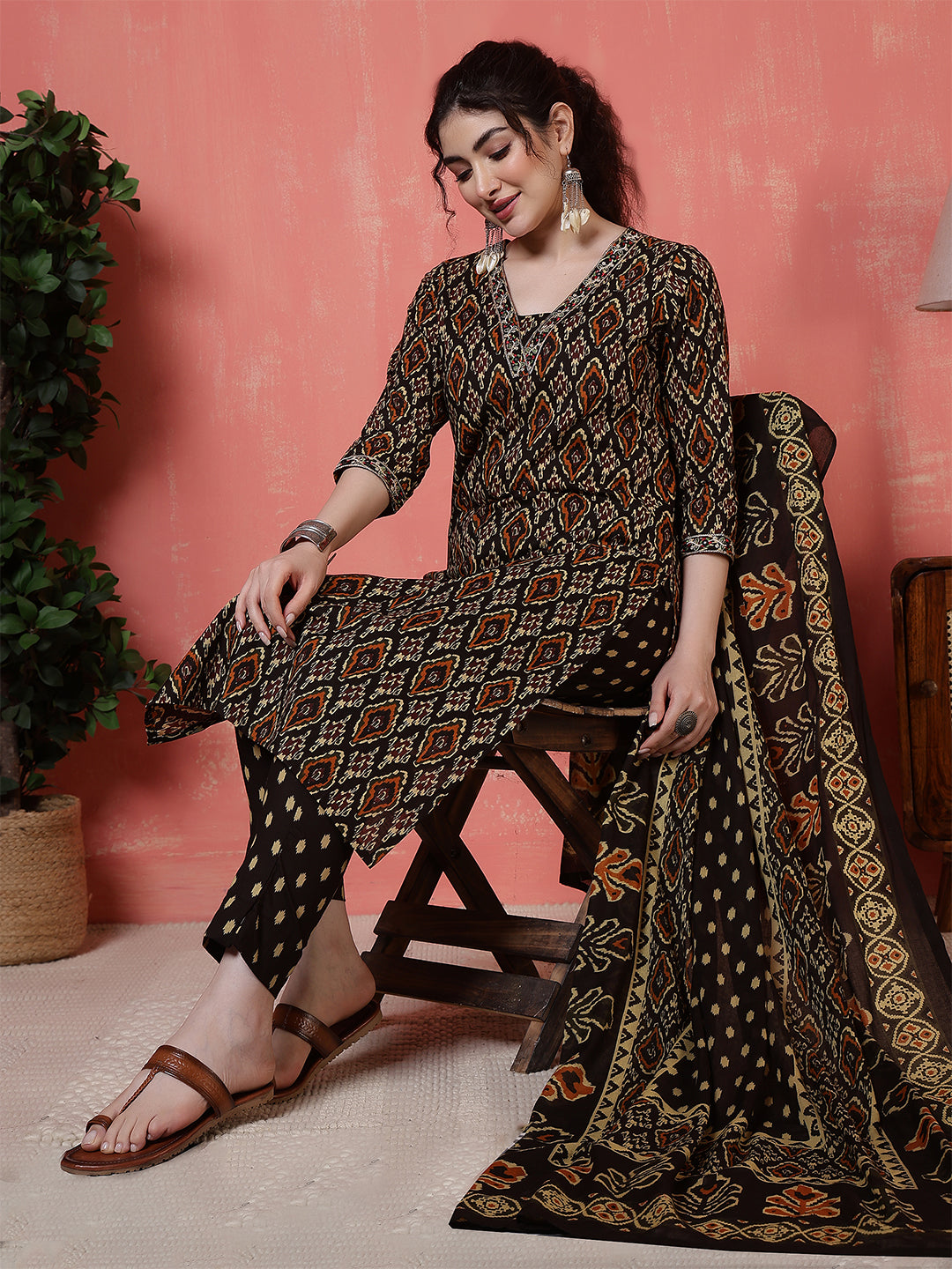 Antaran Black Pure Cotton Embroidered Kurta Pant Dupatta - Swadesiicart