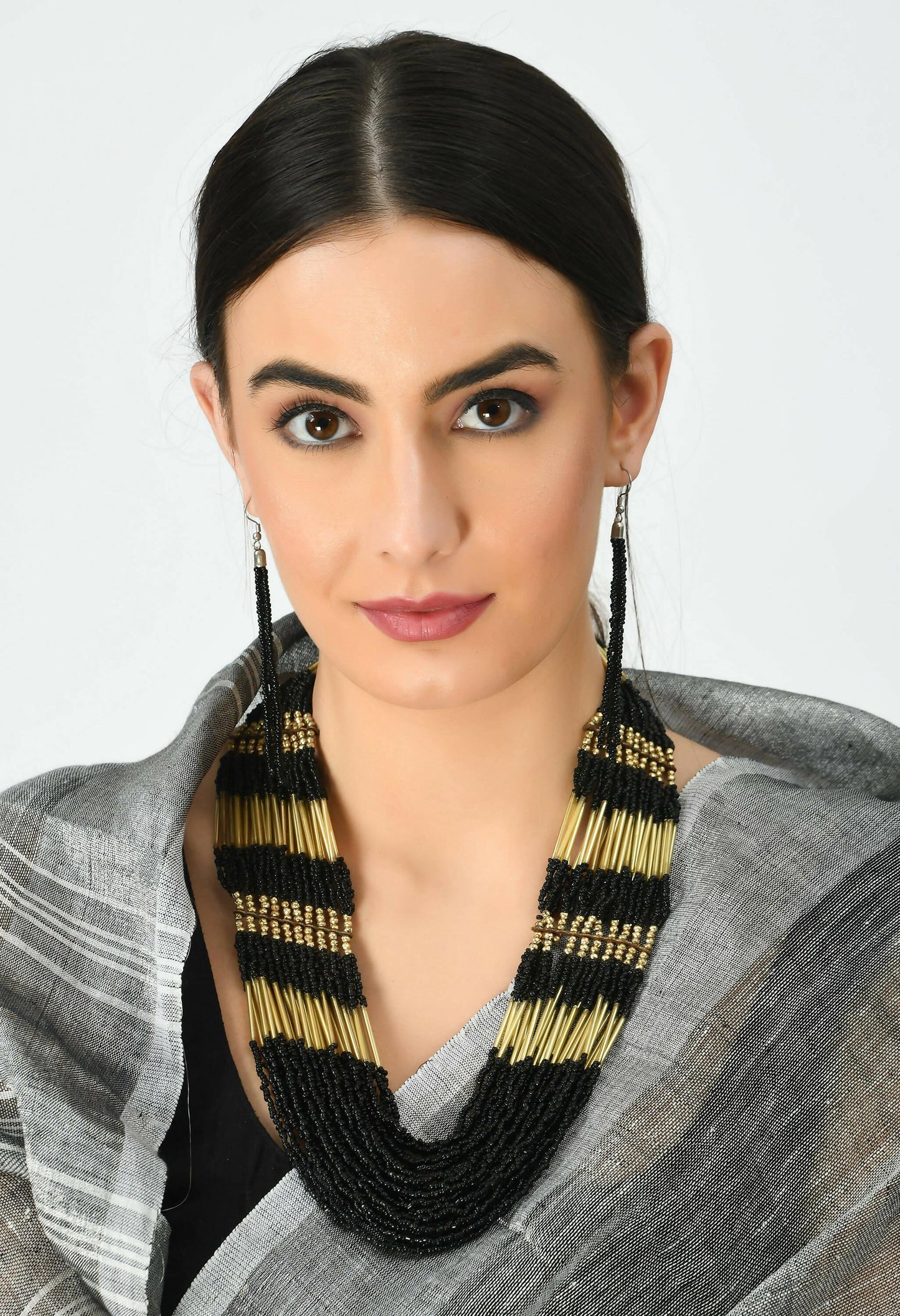 Mominos Fashion Johar Kamal Handicraft Finish Beads Work Long Necklace For Women (Black /Golden) | Swadesiicart