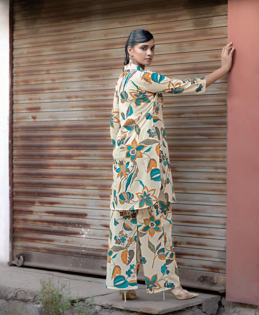Prazu Fashion Cream Khadi Cotton Floral Printed Co-Ord Set - Swadesiicart