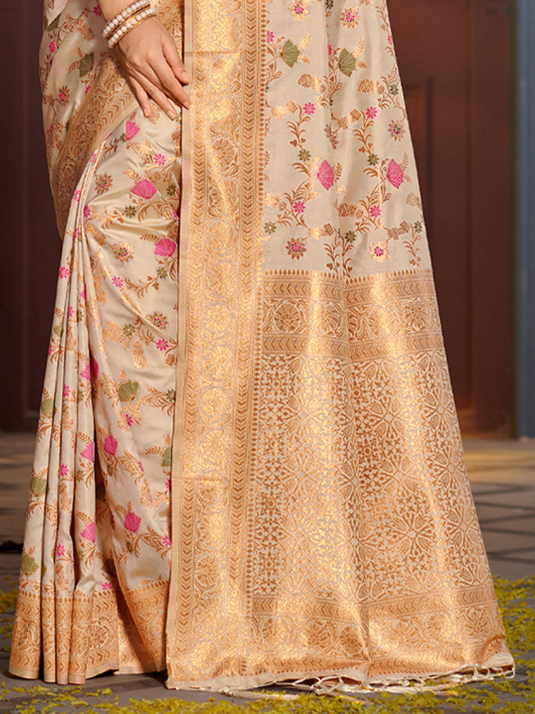 Astita Graceful White Banarasi Silk Saree with Golden Zari Woven Border & Floral Jaal - Wedding & Festive Wear | Swadesiicart