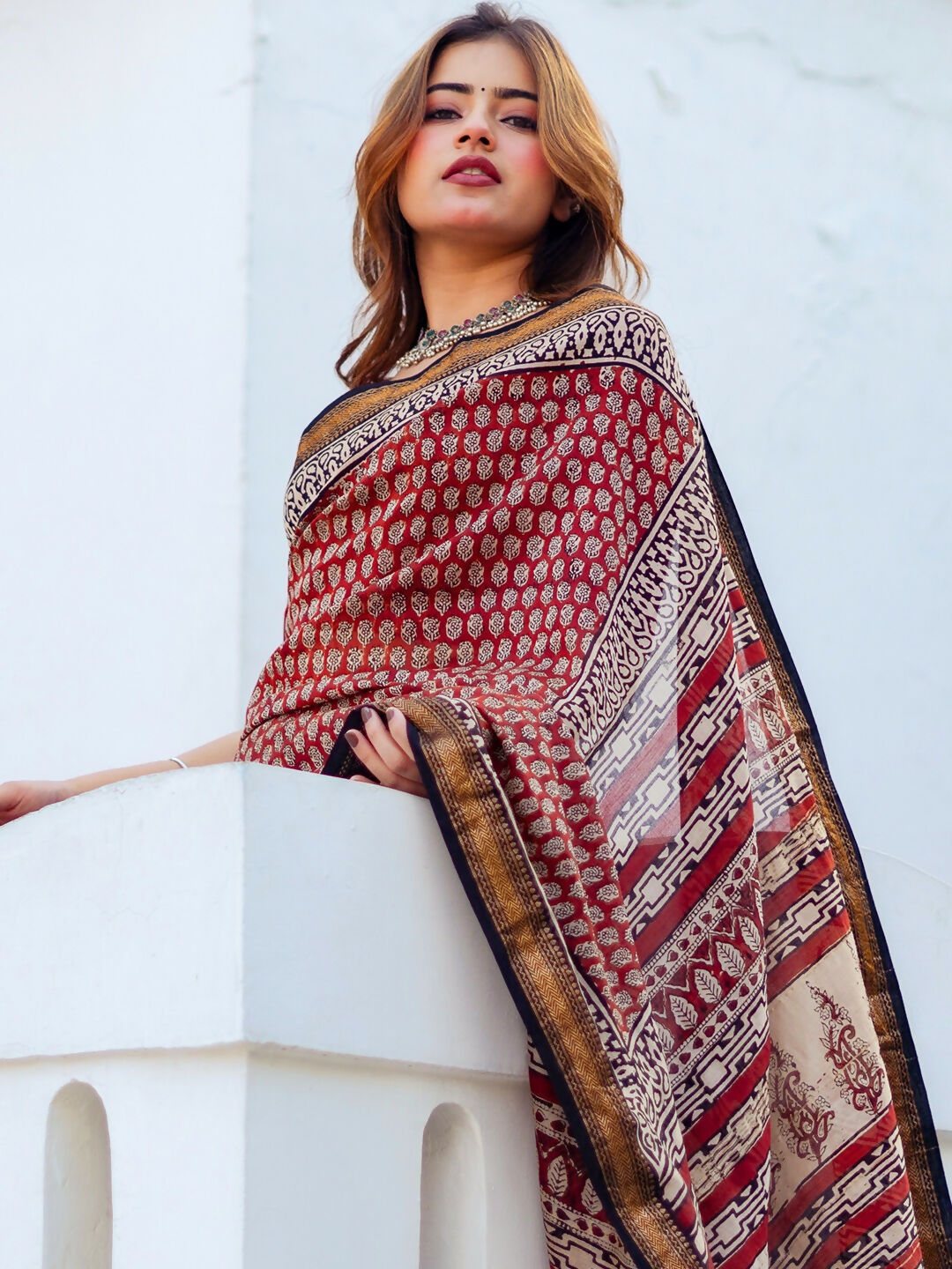 Zibaa Hand-Blocked Pure Maheshwari Silk Red Saree - Small Motifs | Swadesiicart