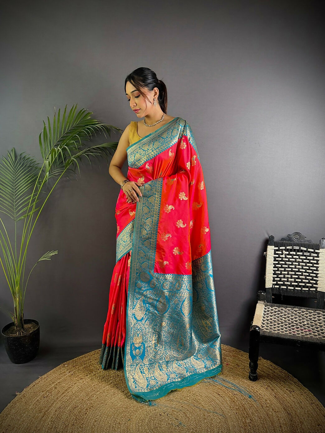 Joban Fashion Banarasi Hot Pink Woven Butti Soft Silk Saree | Swadesiicart