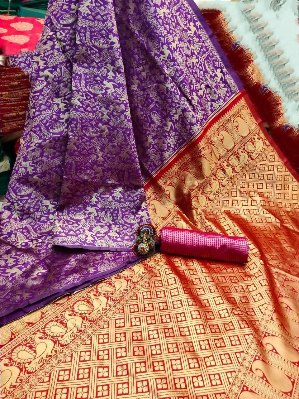 DEIANA'S Beautiful Designer Golden zari Soft Lichi Silk Saree - Purple - Swadesiicart