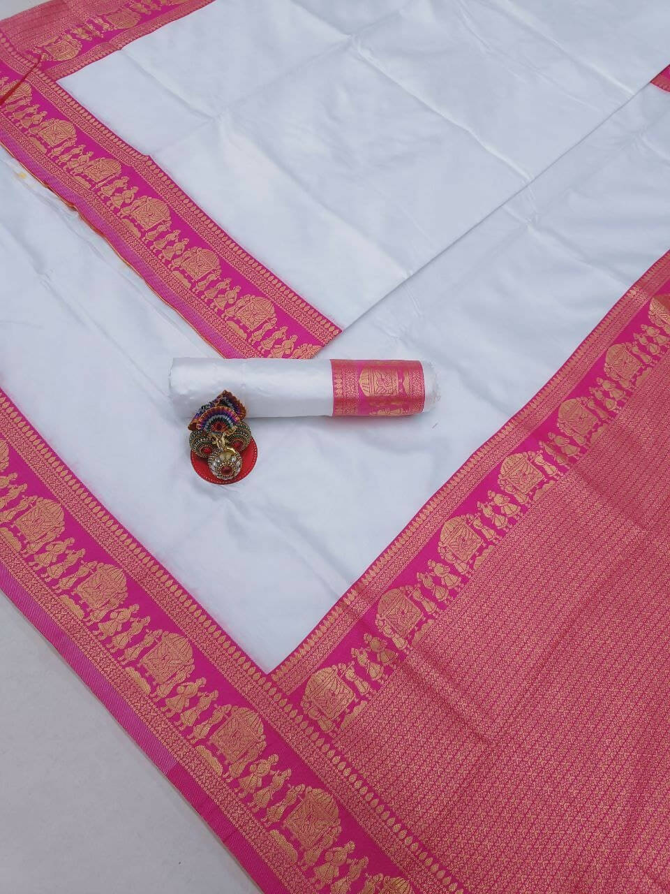 DEIANA'S Beautiful Designer Golden zari Soft Lichi Silk Saree - White - Swadesiicart