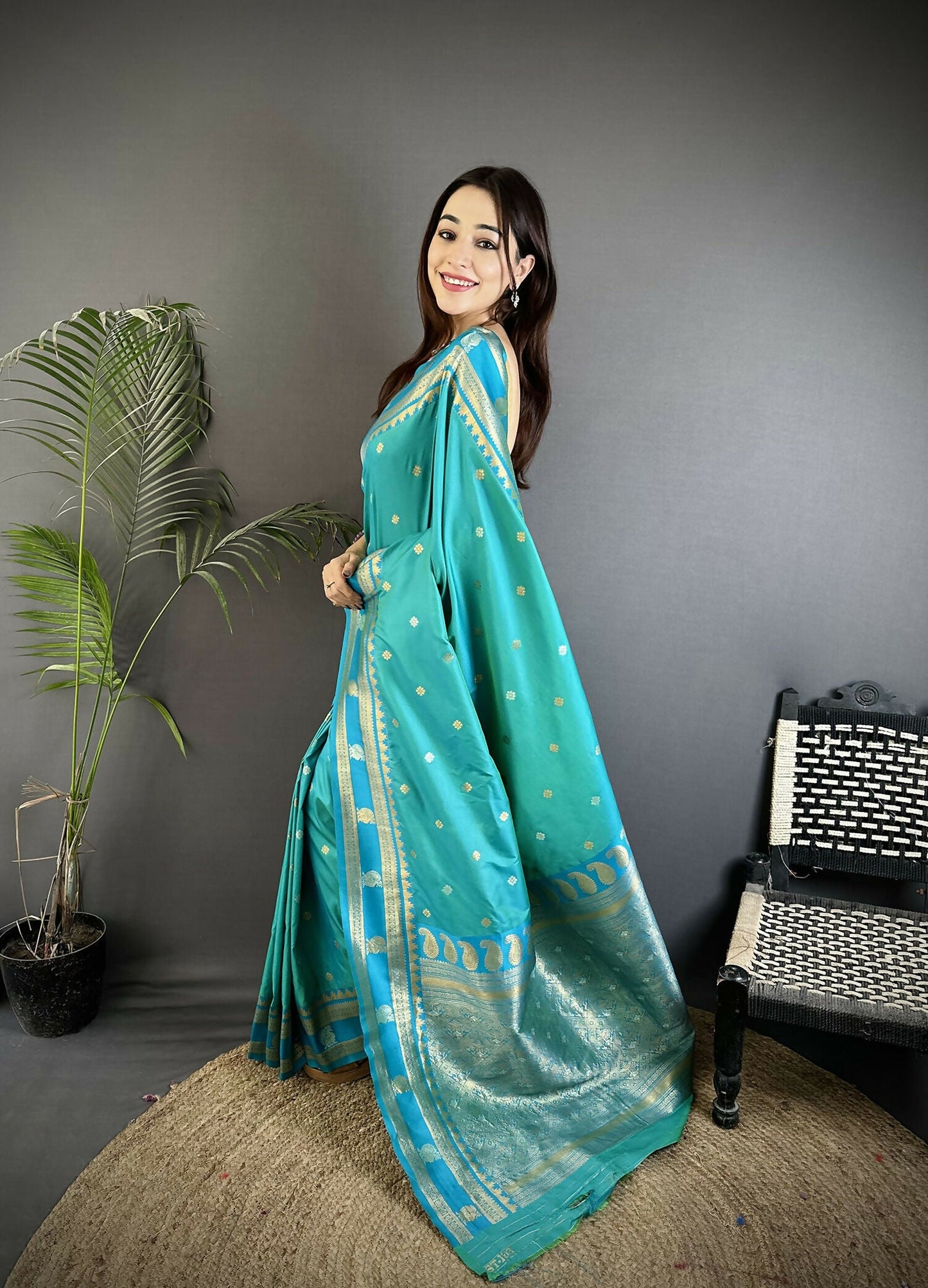 Joban Fashion Sea Green Banarasi Soft Silk Woven Saree | Swadesiicart