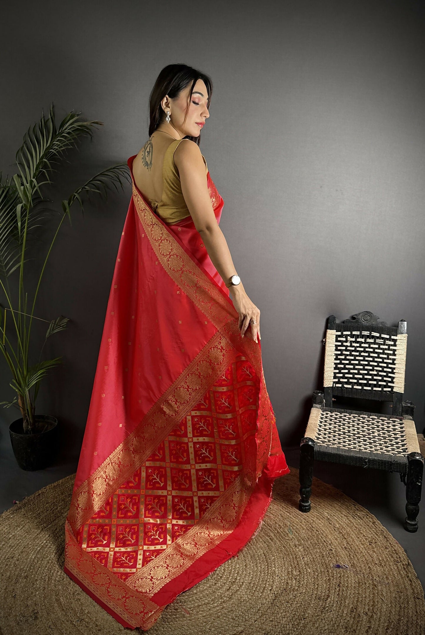 Joban Fashion Red Banarasi Cotton Silk Woven Saree | Swadesiicart