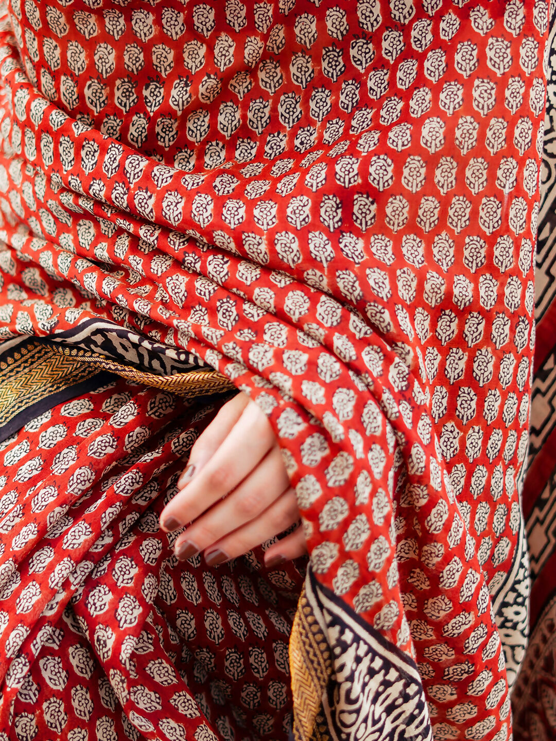 Zibaa Hand-Blocked Pure Maheshwari Silk Red Saree - Small Motifs | Swadesiicart