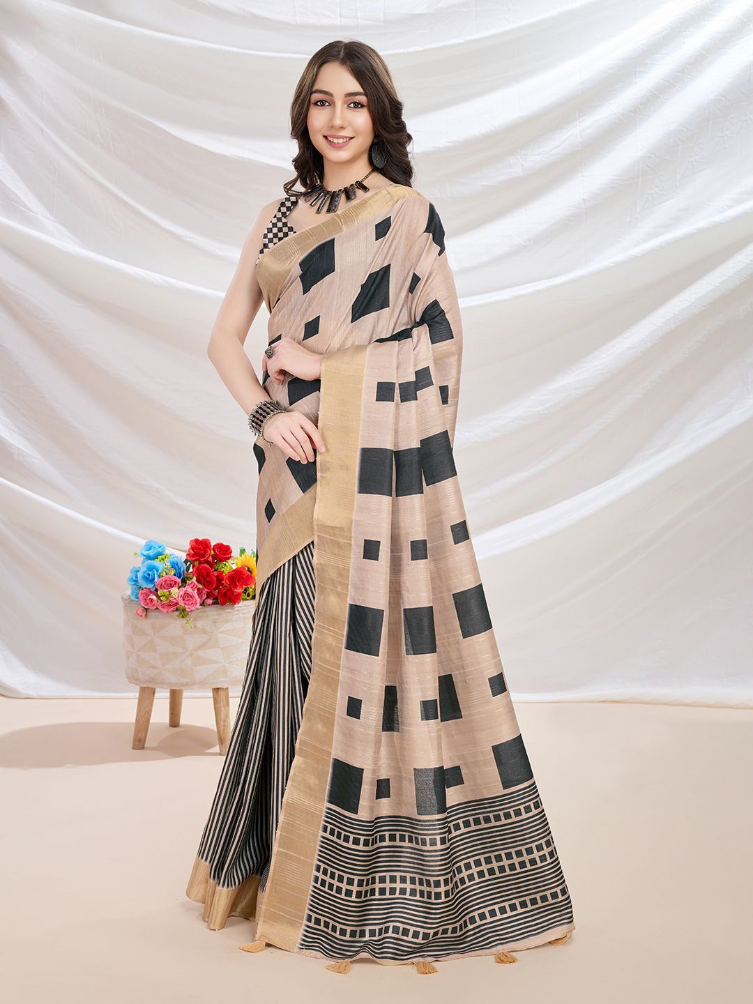 Mitera Silk Blend Designer Banarasi Saree | Swadesiicart