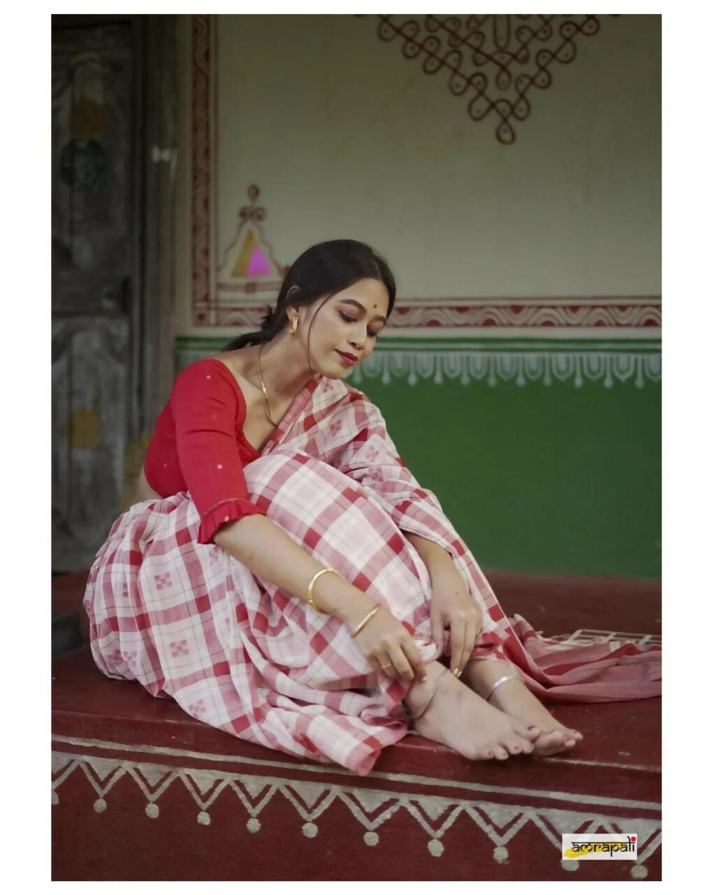 Exclusive Collection Beautiful Check Red Pure Cotton Woven Handloom Saree With Running Blouse Piece - Swadesiicart