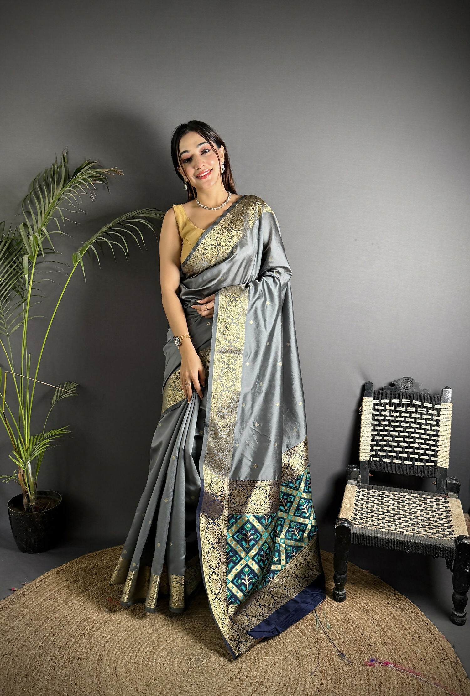 Joban Fashion Grey Banarasi Cotton Silk Woven Saree | Swadesiicart