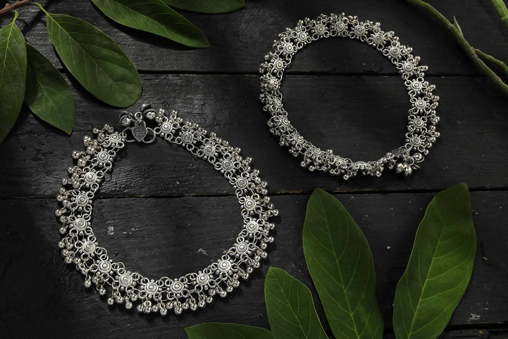 Mominos Fashion Kamal Johar Oxidised Silver Anklets For Bridal Wear | Swadesiicart